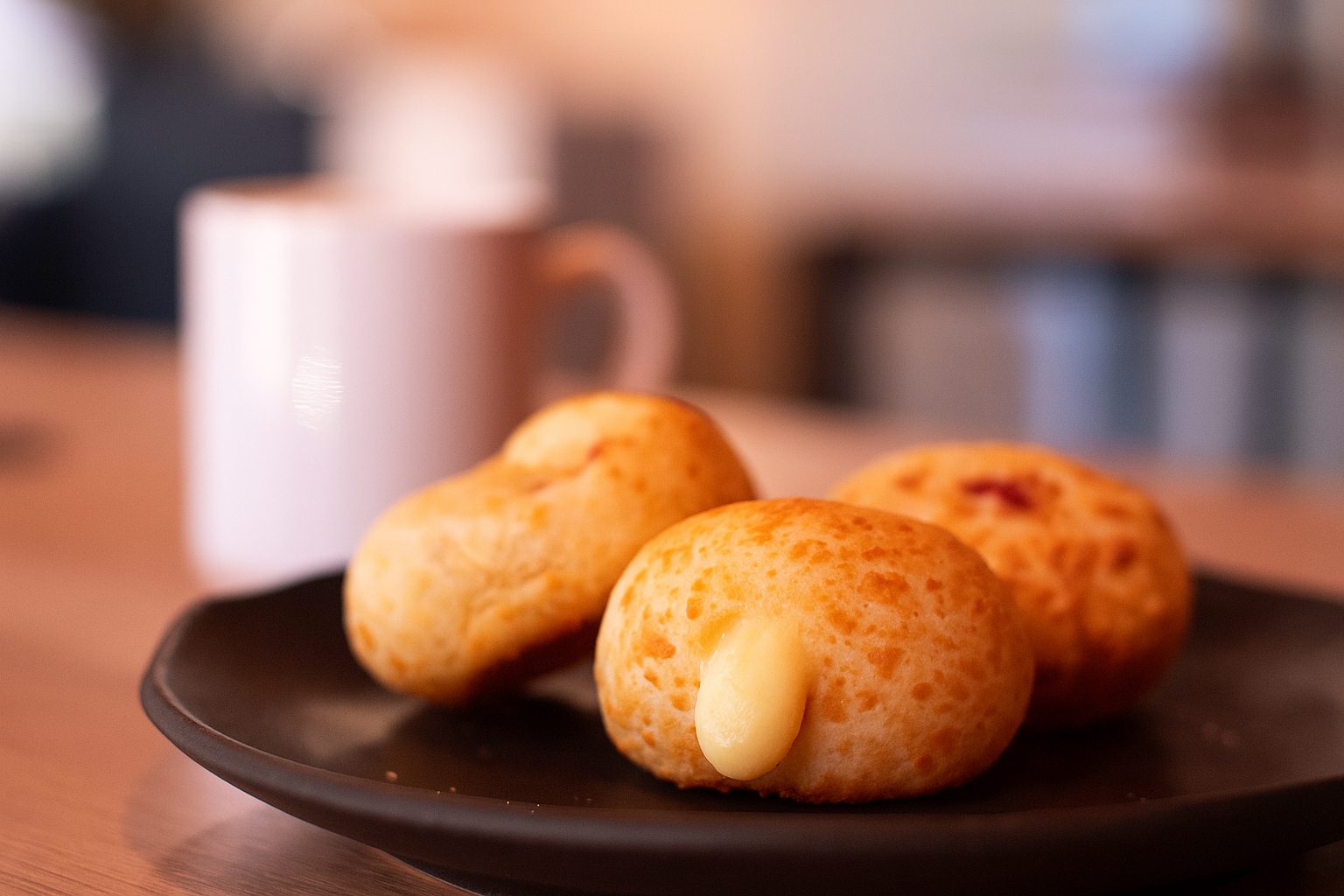 Pães de Queijo Recheados